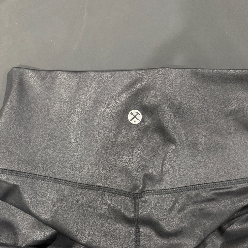 DIXXON Black High-Waist Leggings - Picture 9 of 10